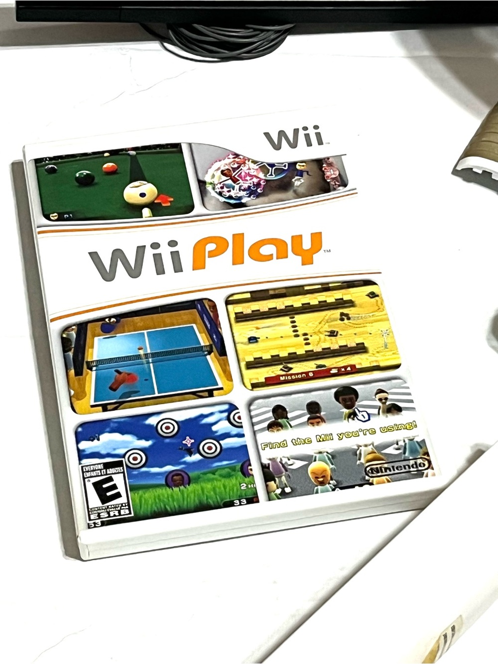 Nintendo White Motion Controller & Active Accessory Bundle - Picture 5 of 16